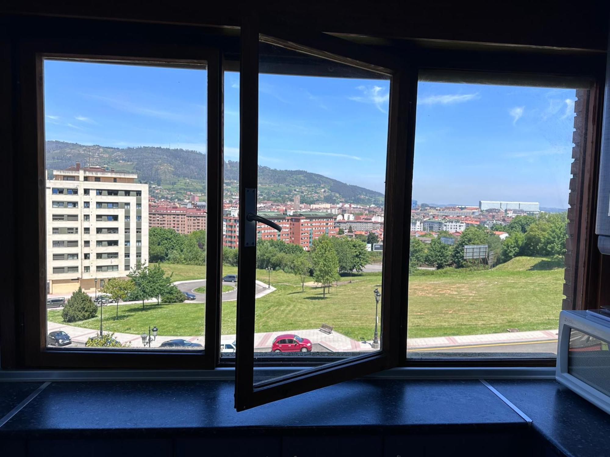 Acogedor Apartamento Con Vistas A La Catedral Y Parking Οβιέδο Εξωτερικό φωτογραφία